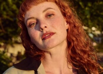 Kacy Hill, músico | En el brillo