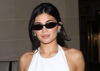 Kylie Jenner hizo que las chanclas lucieran elegantes en Italia