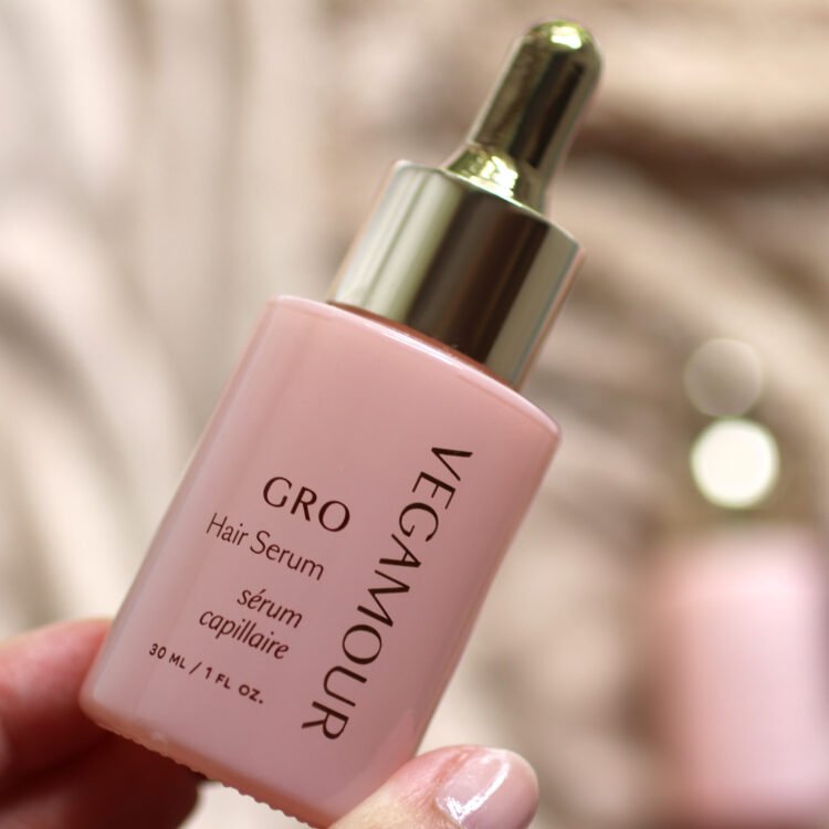 Productos veganos para el crecimiento del madeja, las pestañas y las cejas: ¿verdaderamente funcionan?