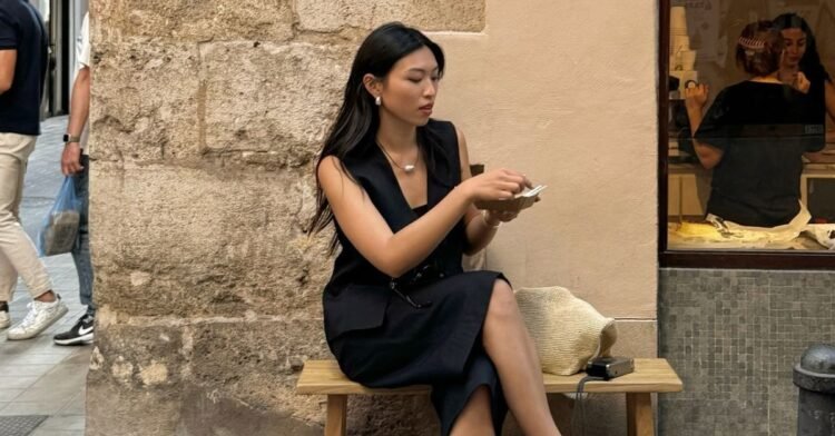 5 zapatos antitendencia que lucen elegantes con faldas midi negras