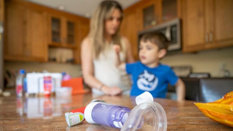 Se suspende un medicamento popular para el asma, lo que deja a algunos pacientes en apuros: inyecciones